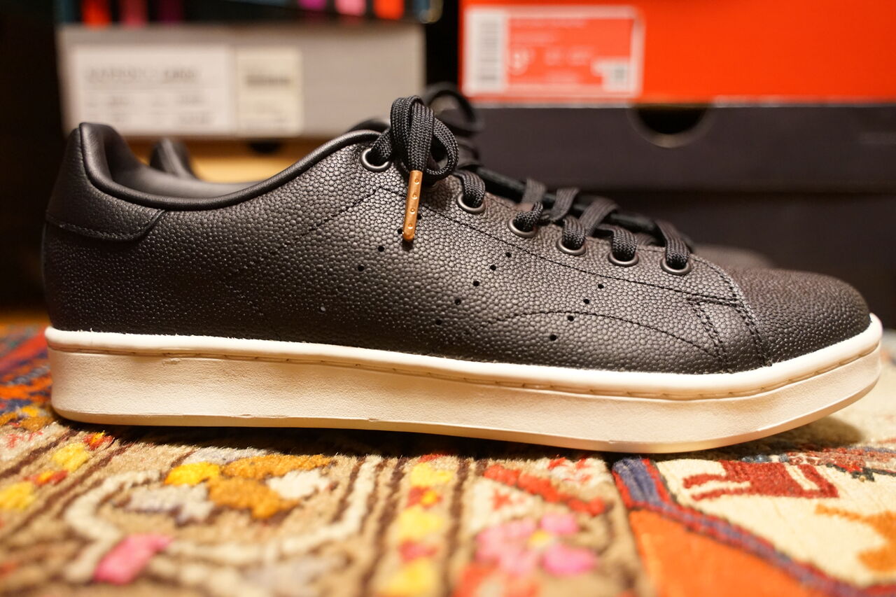 【黒白】 ADIDAS ORIGINALS STAN SMITH H GX6297 : ああ、好きに走れば