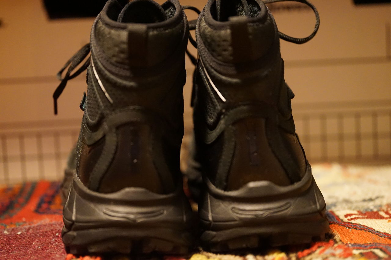 格安 通販店舗 廃盤 HOKA TOR ULTRA HI 2 WP ブラック 27.5cm 【公式通販】