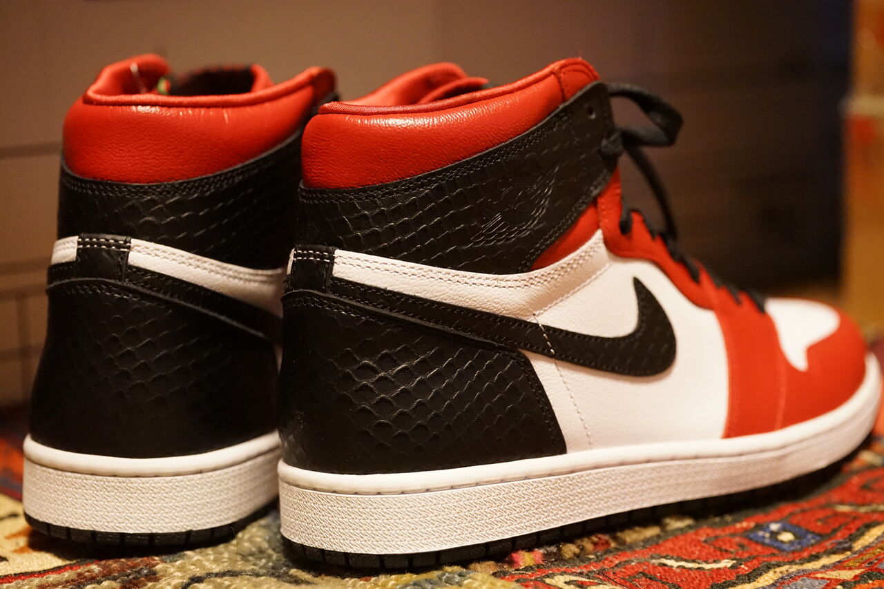 NIKE AIR JORDAN 1 RETORO HIGH SATIN SNAKE CHICAGO : ああ、好きに 