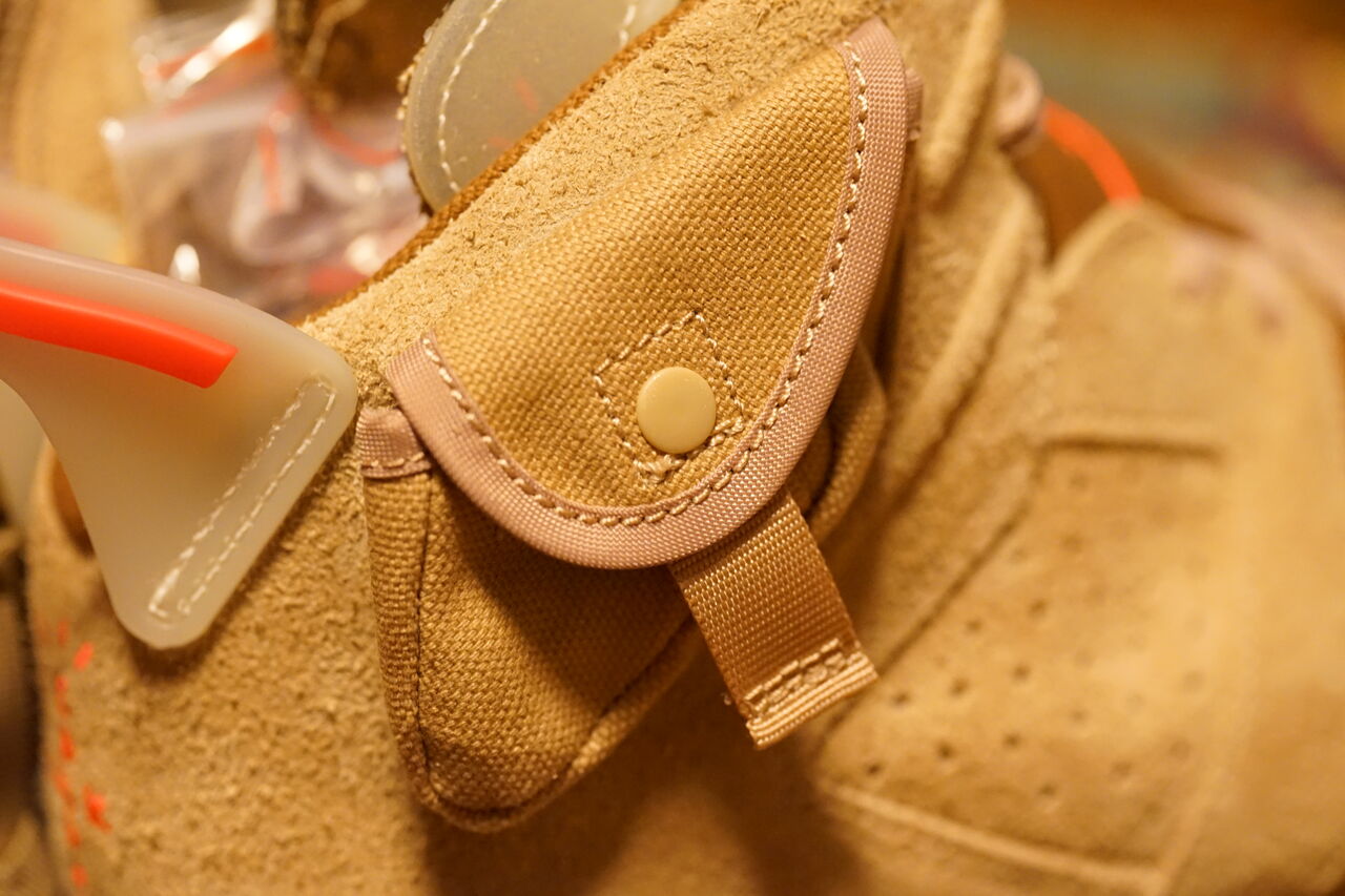 TRAVIS SCOTT × NIKE AIR JORDAN 6 BRITISH KHAKI : ああ、好きに走れ 