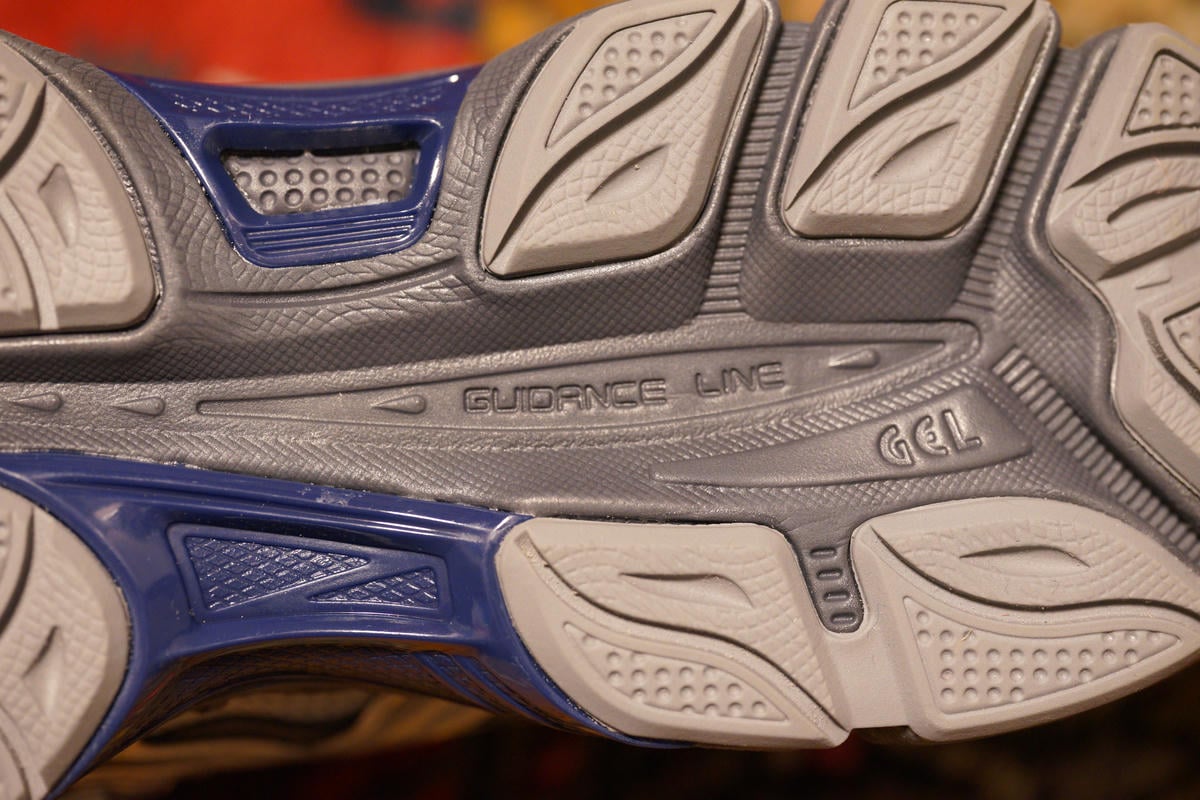 中央には捻じれ防止の加工が施されている