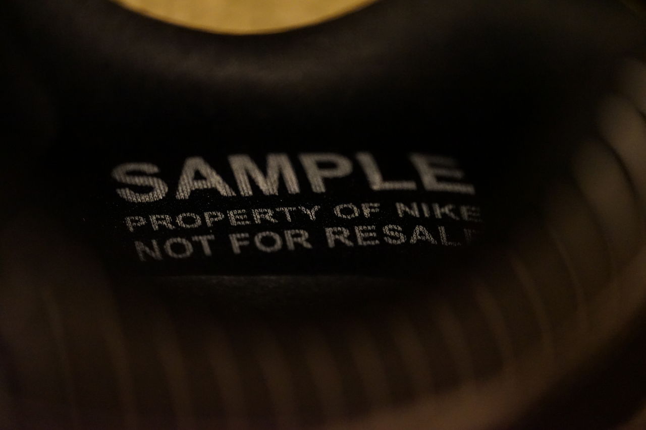 女性が喜ぶ♪ NIKE AIR MAX 1 TINKER SCHEMATIC BLACK : ああ、好きに走れば キャラクターグッズ