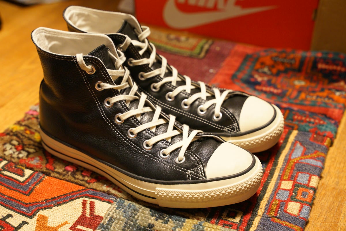 購入してから10ヵ月ほど経過。アンクル周りやトゥ部分が皺が入っていい感じになっている。ソールは縫い付けてもらっているのゴム割れの心配なし