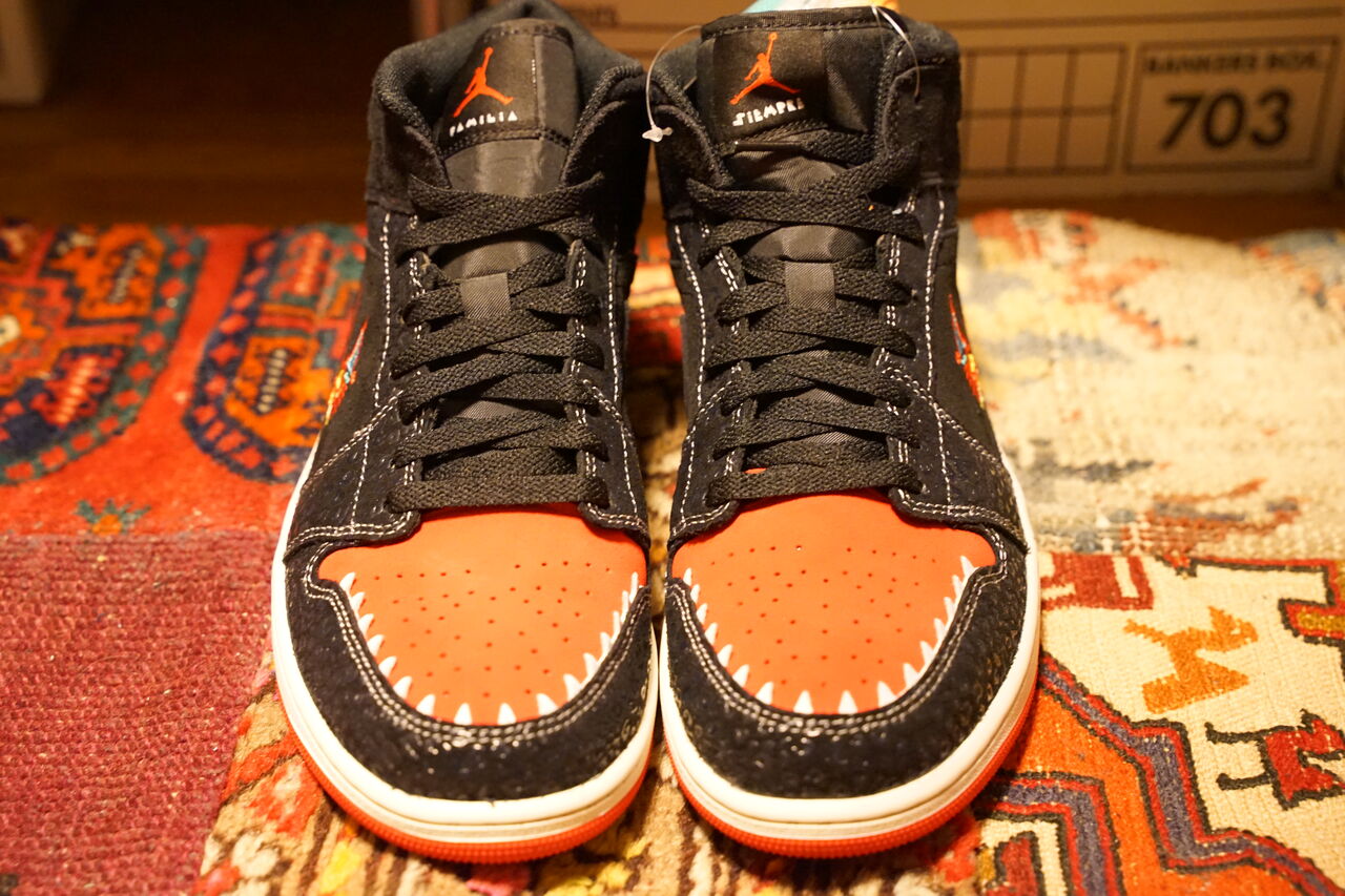 NIKE AIR JORDAN 1 MID SE SIEMPRE FAMILIA : ああ、好きに走ればいいじゃない