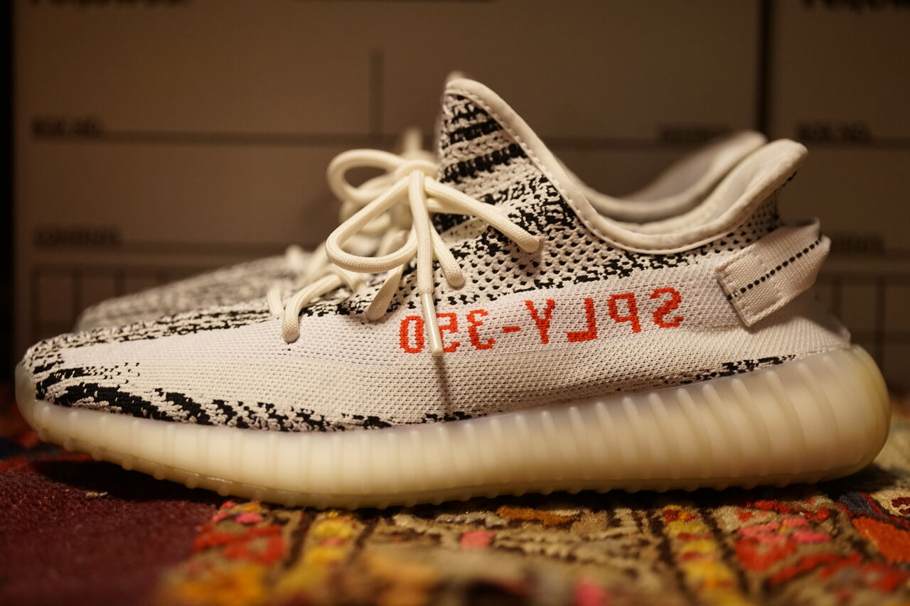 ADIDAS ORIGINALS YEEZY BOOST 350 V2 ZEBRA 2018 : ああ、好きに走れ