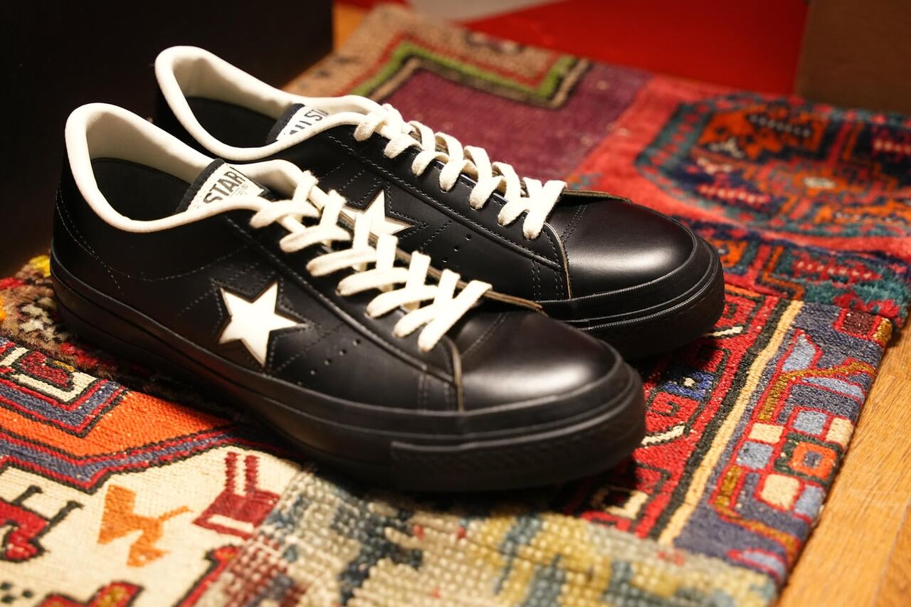 CONVERSE ONE STAR Jを右斜め上から見る締めの画像。このあとサイズ感やクッション性について書く