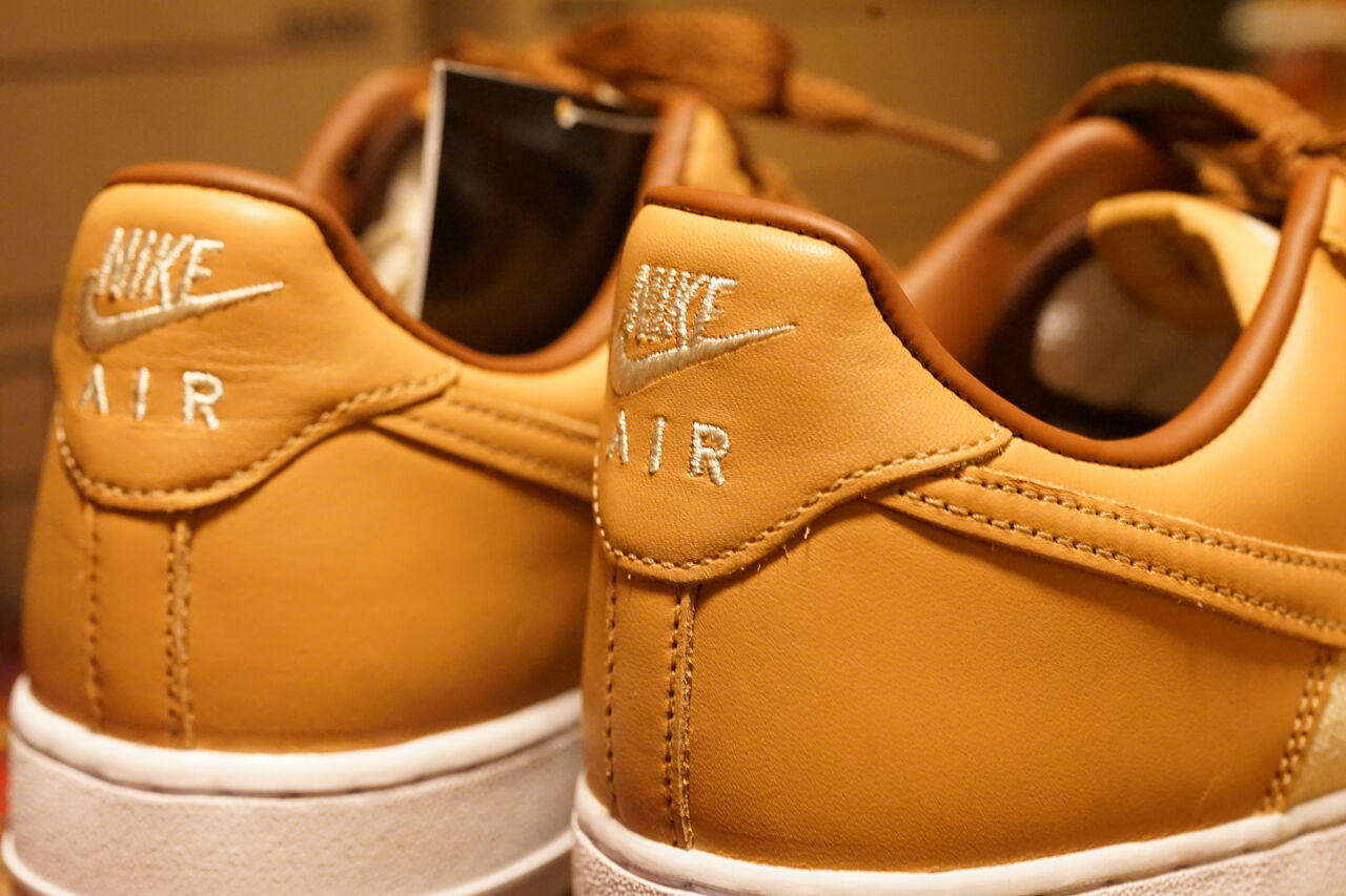 NIKE AIR FORCE 1 QS ACORN : ああ、好きに走ればいいじゃない
