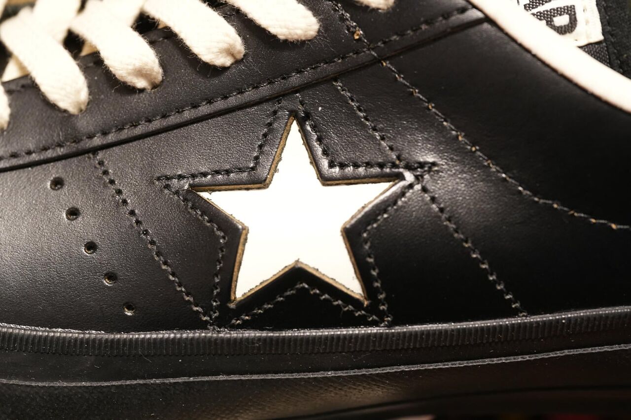 サイドパネルのスターは他のモデルに比べると大きく見える