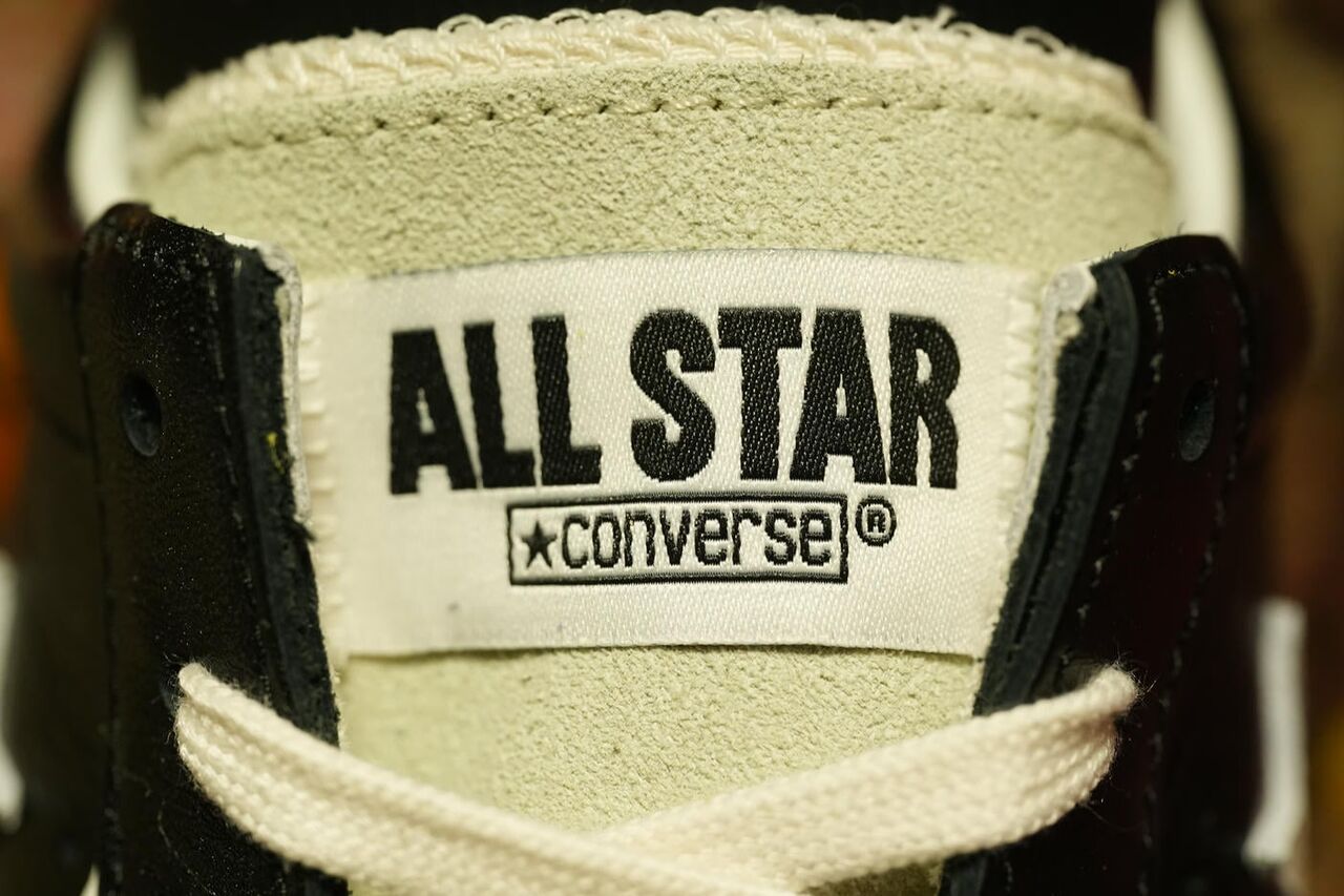 SOMA × CONVERSE PROLEATHER J VTG OXのシュータン周りのディテールをチェック