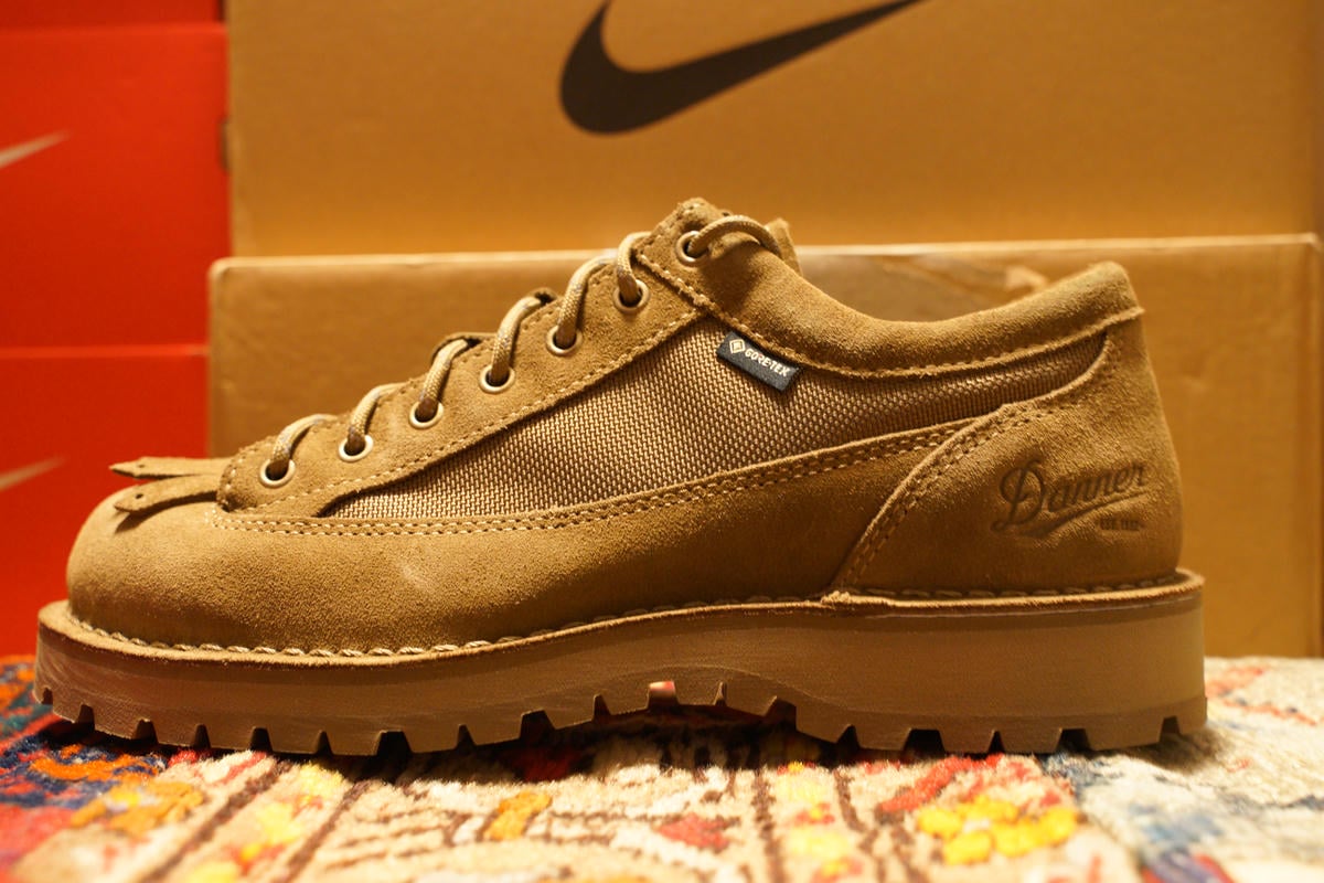 DANNER FIELD LOW COYOTE 左サイド