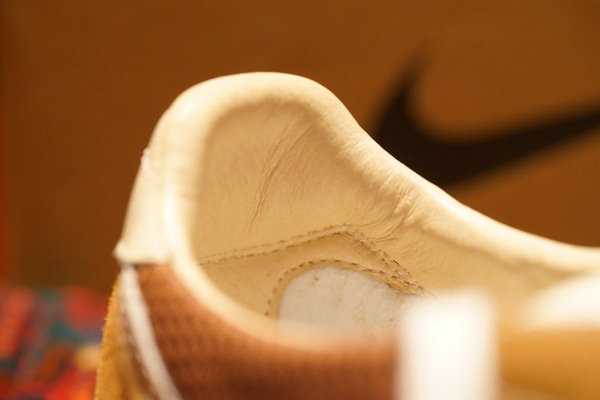 履き口部分も合皮ではなく天然皮革が使われているようにみえる