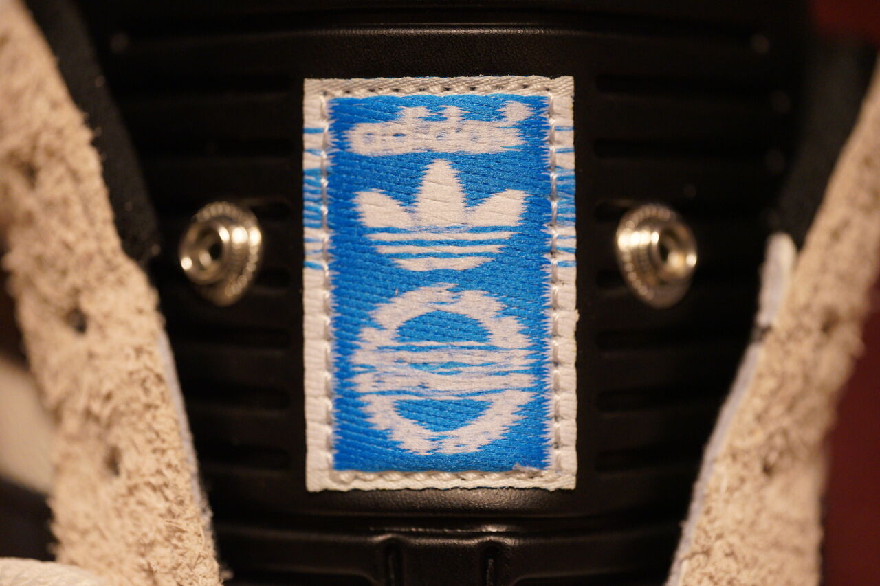 ADIDAS ORIGINALS×BAD BUNNY GAZELLE INDOOR WHITE : ああ、好き ADIDAS ORIGINALS×BAD BUNNY GAZELLE INDOOR WHITE : ああ、好き