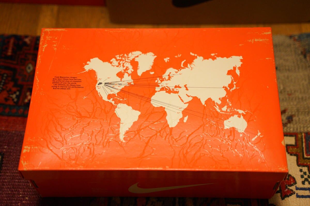 シューズボックスはスペシャルボックスになっていて、NIKEの本社があるオレゴンに主抽選が集まるようなデザイン