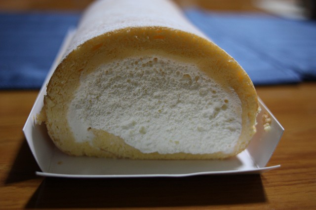 オサムシのマイル特典旅行記２ ちょっと一息３９ 堂島ホテルロールケーキとｂ級グルメ