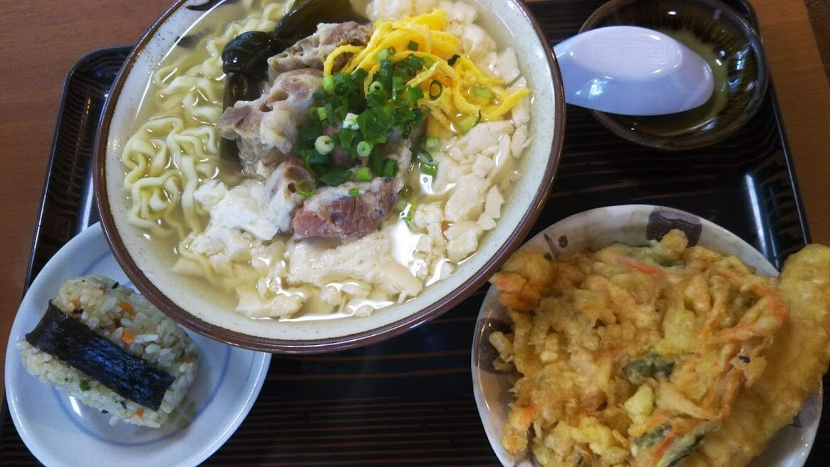 高江洲そば あーちゅーのでぃすかばりー