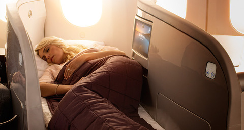 sq-lh-787-9-business-premier-lie-flat-bed-lady-sleeping-865x463