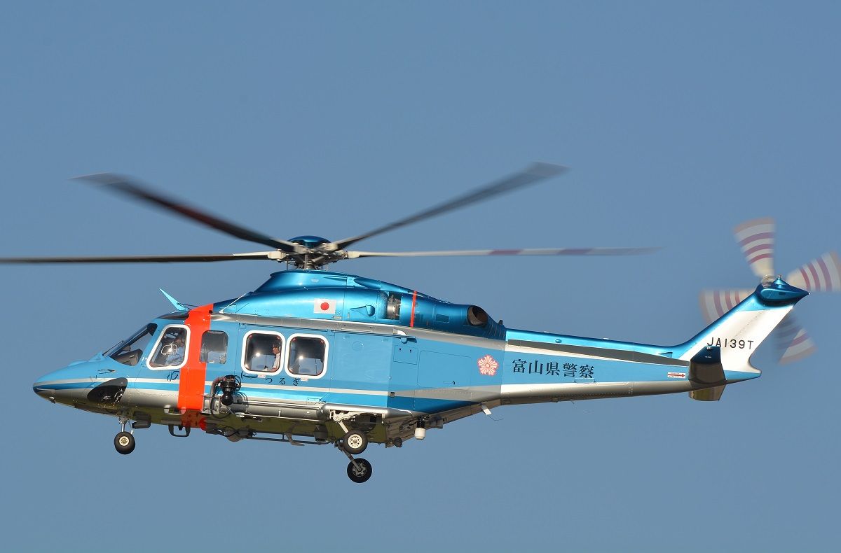 名古屋空港 警察ヘリコプター ブルーさんの空 名古屋空港 警察ヘリコプター ブルーさんの空