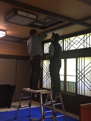 ����������������3