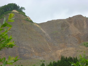 10岳山砕石2
