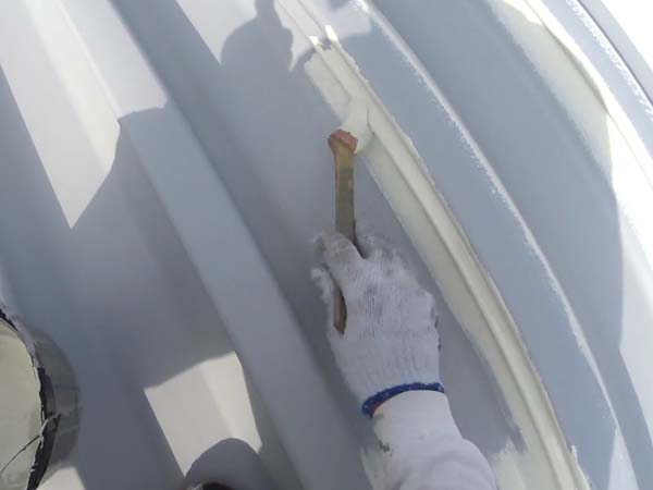 刷毛塗り 折板屋根塗装