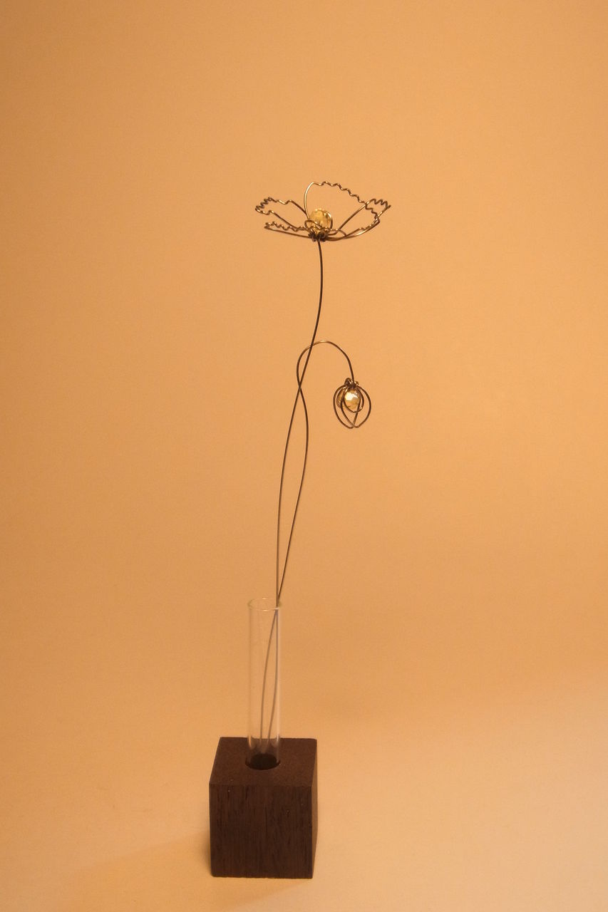 針金細工 花 とても小さな1輪挿し ケシの花 針金細工職人 銀三こと林雄三のブログ 西荻窪 アビアント 店主 針金細工 花 とても小さな1輪挿し ケシの花 針金細工職人 銀三こと林雄三のブログ 西荻窪 アビアント 店主