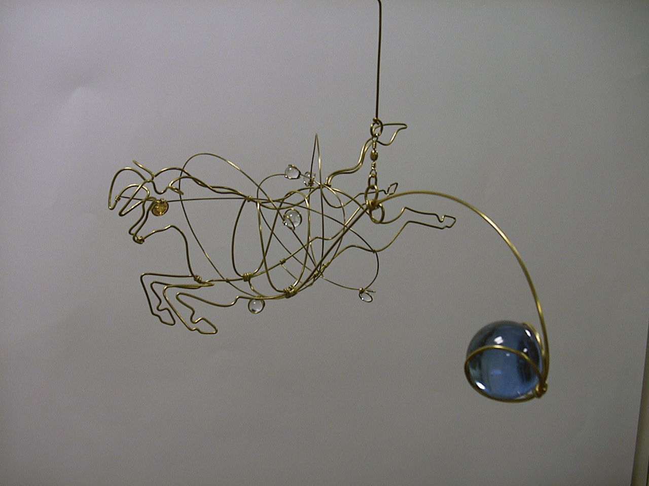 針金の球体 モビール オブジェ 針金細工 動くオブジェ 気球製作中 : 針金細工職人 銀三こと林