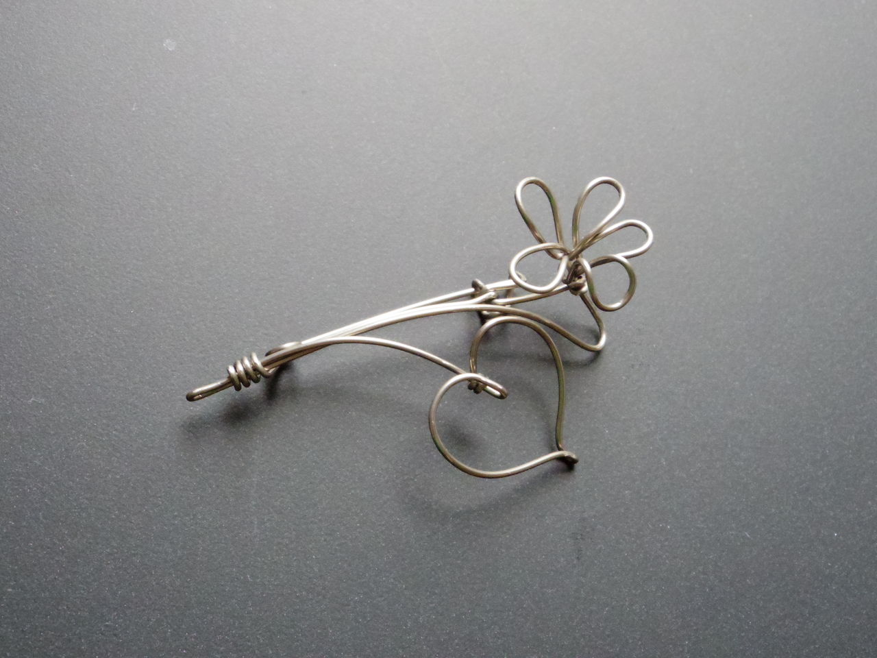 針金細工 アクセサリー 花ブローチスミレを作る 針金細工職人 銀三こと林雄三のブログ 西荻窪 アビアント 店主