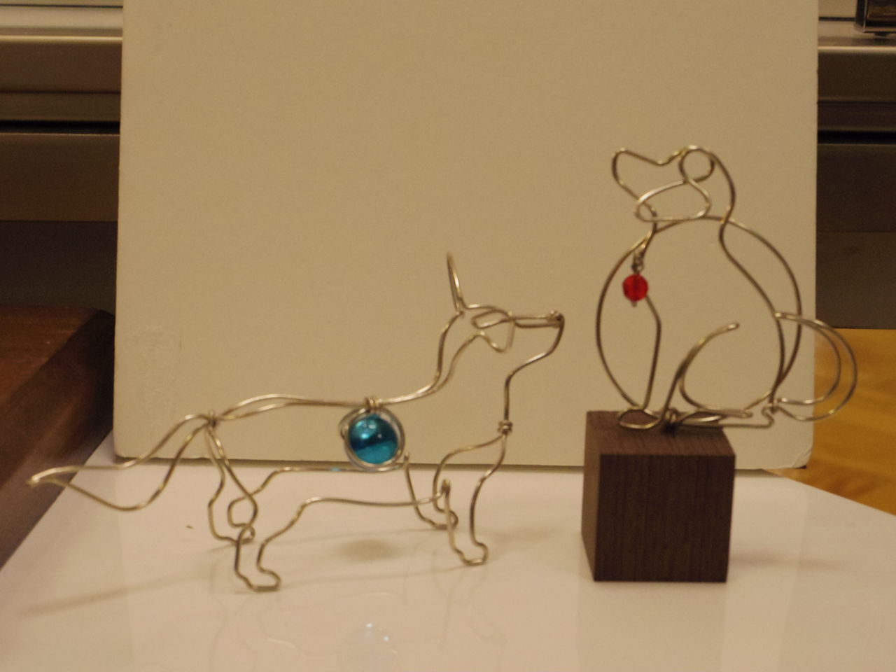 針金細工 動物 カードホルダー犬と尾のあるコーギーのオブジェ 針金細工職人 銀三こと林雄三のブログ 西荻窪 アビアント 店主 針金細工 動物 カードホルダー犬と尾のあるコーギーのオブジェ 針金細工職人 銀三こと林雄三のブログ 西荻窪 アビアント 店主