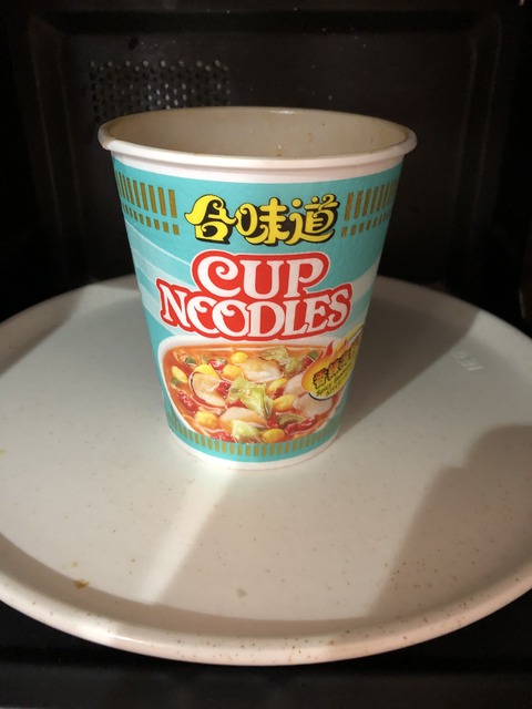 hongkong_cupnoodle_in_a_microwave