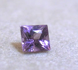 幻の宝石 ライラックカラーのターフェアイト たそがれ宝石鑑定士