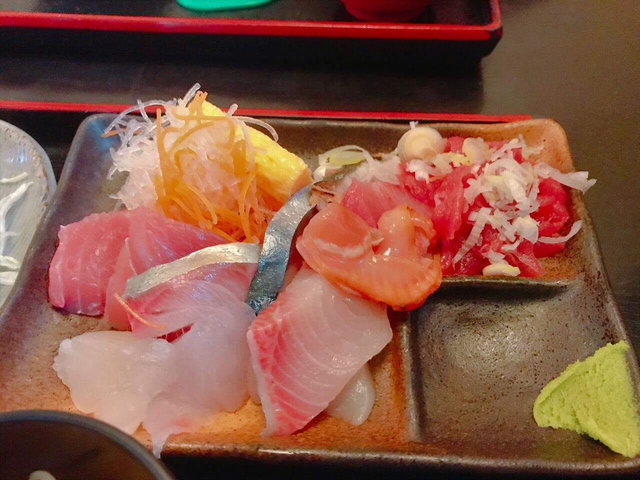 東京 お茶の水 たんぽぽ の色々お刺身と海老フライ ヒレカツ定食 揚げ物放浪記 油の大将 東京 お茶の水 たんぽぽ の色々お刺身と海老フライ ヒレカツ定食 揚げ物放浪記 油の大将