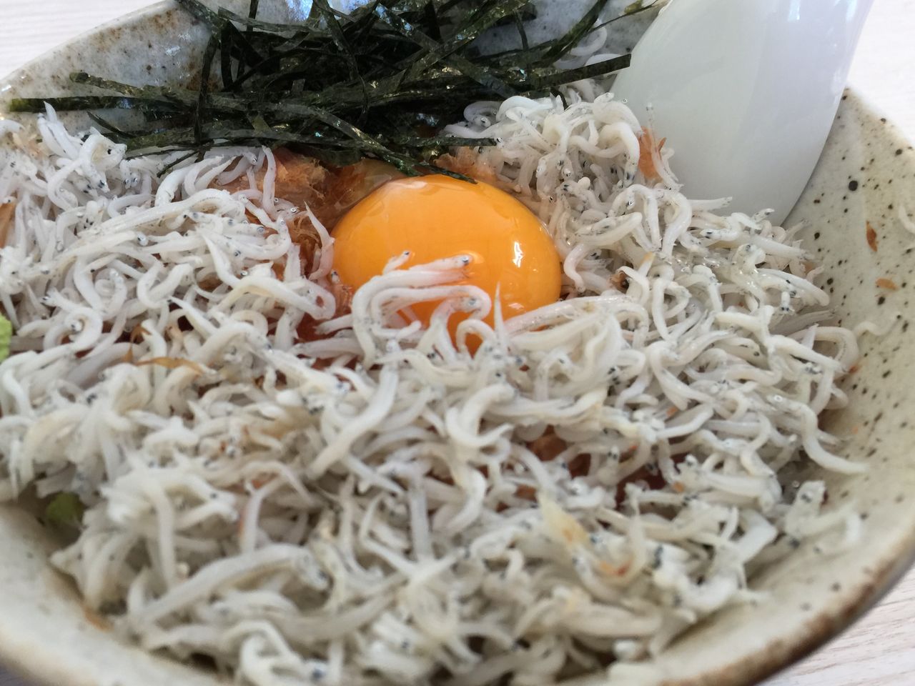 神奈川 鎌倉 利休 釜揚げしらす丼 揚げ物放浪記 油の大将 神奈川 鎌倉 利休 釜揚げしらす丼 揚げ物放浪記 油の大将