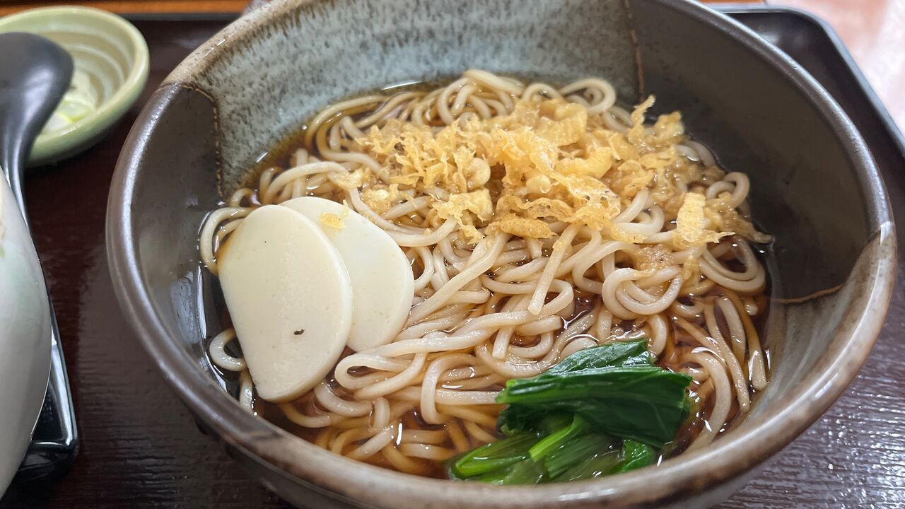 美味しいお蕎麦を 町のお蕎麦屋さんのランチ。美味しい蕎麦と一緒に味わう「豚の