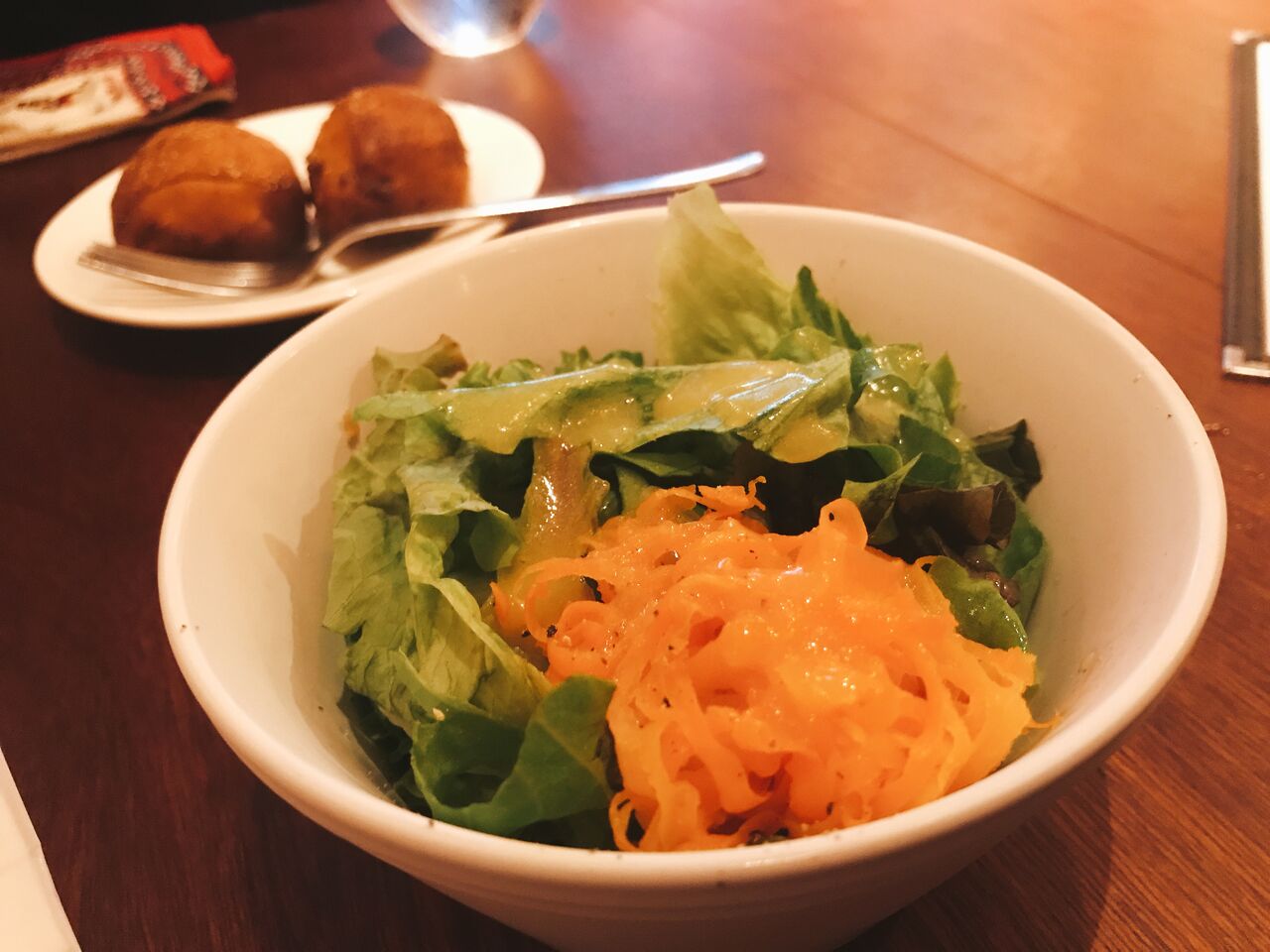 東京 神保町 Flat Grill Wineのエビと水菜のオイルパスタ 揚げ物放浪記 油の大将 東京 神保町 Flat Grill Wineのエビと水菜のオイルパスタ 揚げ物放浪記 油の大将