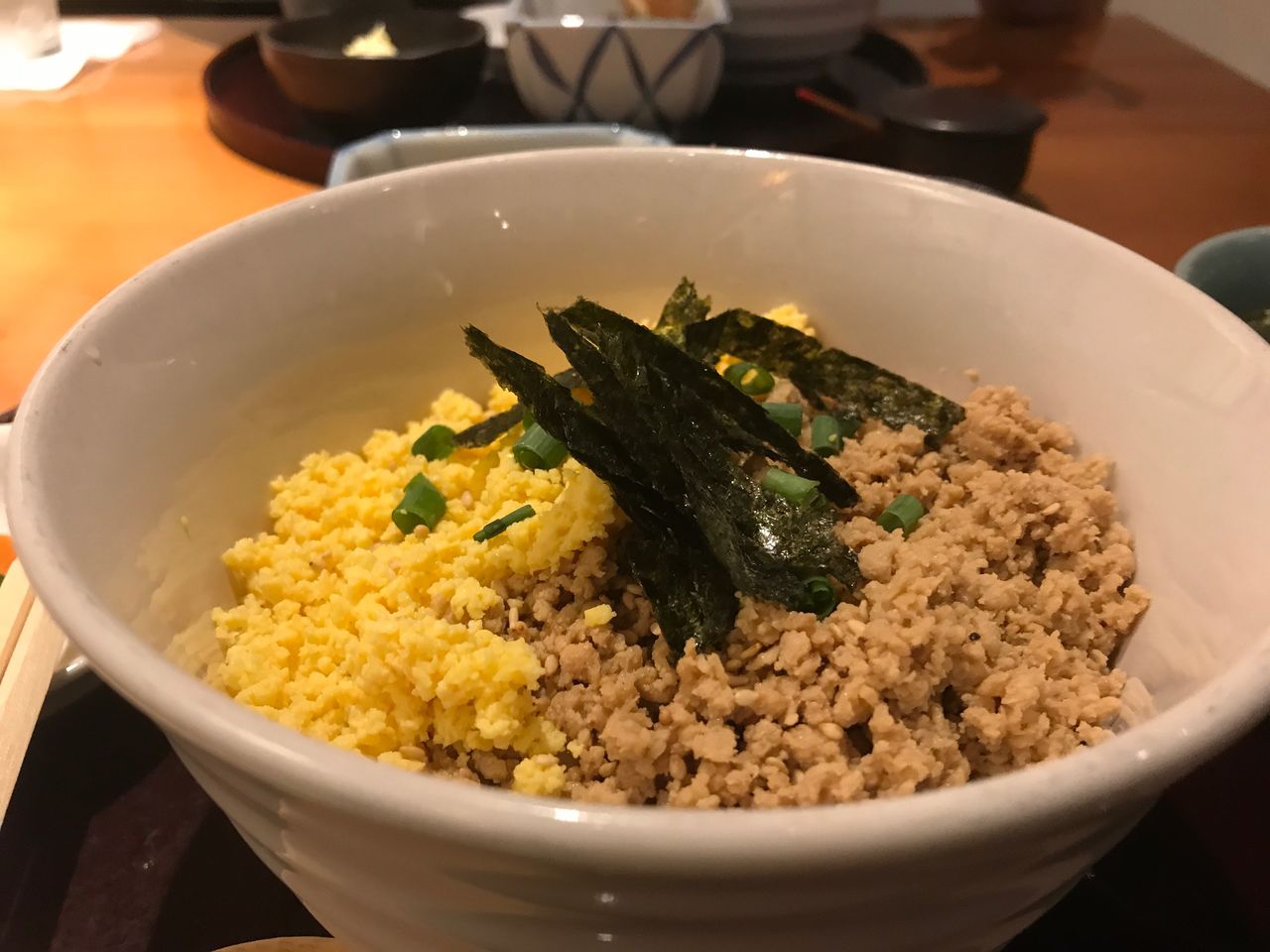 東京 神保町 やき龍 流石のそぼろ丼定食 揚げ物放浪記 油の大将