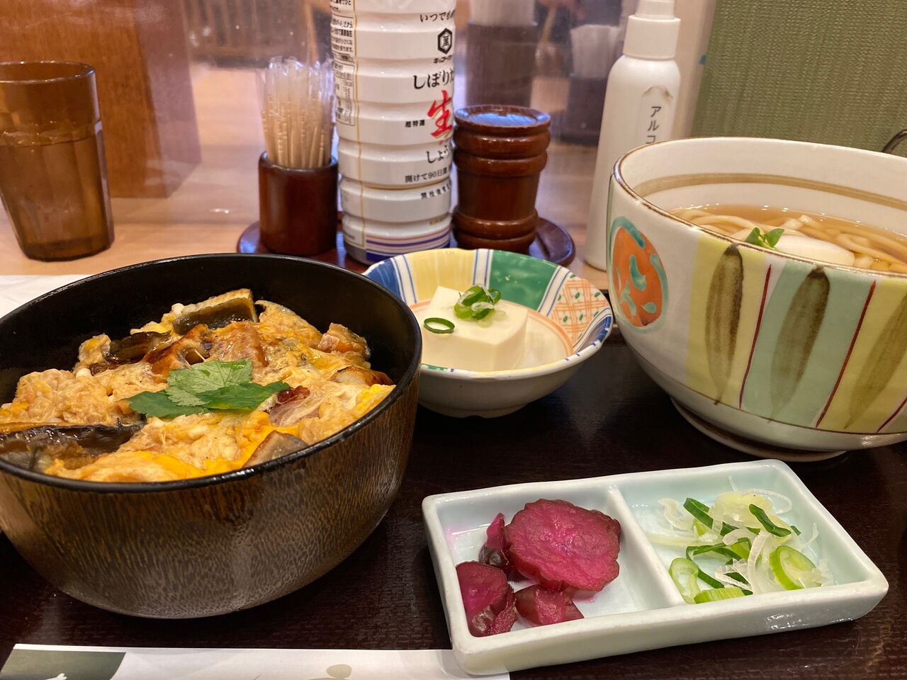 羽田空港第二ビル 銀座 木屋 の朝食 うどんとうな玉 揚げ物放浪記 油の大将