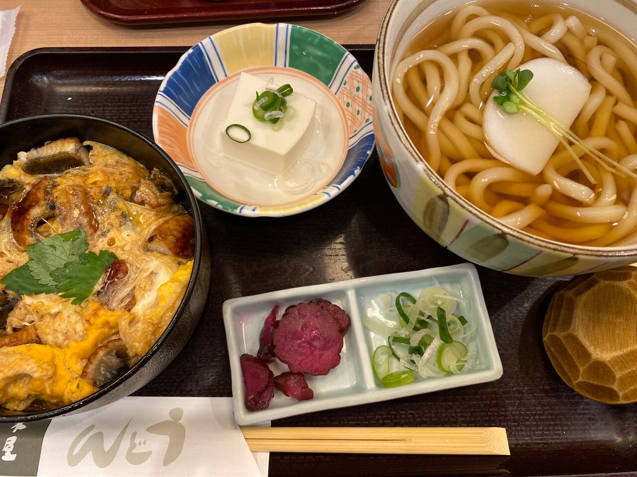 羽田空港第二ビル 銀座 木屋 の朝食 うどんとうな玉 揚げ物放浪記 油の大将