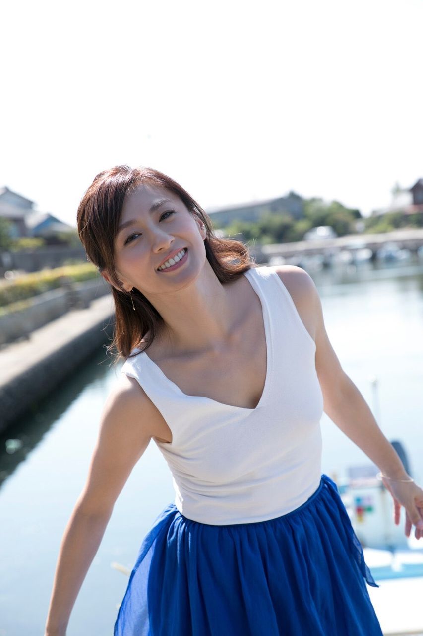 美魔女 遠野舞子驚異の45歳元グラドル12年振りのセクシー 家ゴロ速報