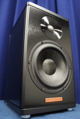 マジコ 「A1」 ブックシェルフ型 スピーカー 期間限定・展示中！