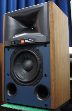 JBL「4309」コンパクト・スタジオモニター 展示・体験試聴中 JBL「4309」コンパクト・スタジオモニター 展示・体験試聴中
