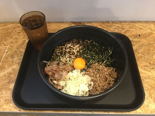 スタミナ冷まぜそば