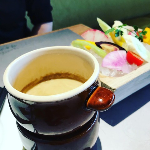 E9D1EFC0-DA78-4DE7-A8F0-1E01940867BA