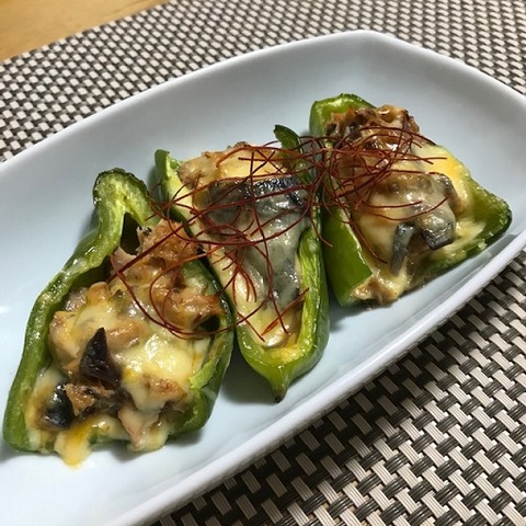 ピーマンの鯖味噌チーズ焼き
