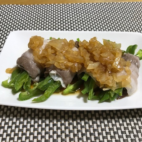 ピーマンの豚肉巻き玉ねぎダレ