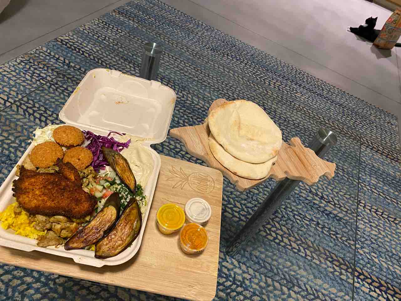 Shalohaのイスラエル料理プレート カイムキ ハワイグルメ ハワイネコ ブログ