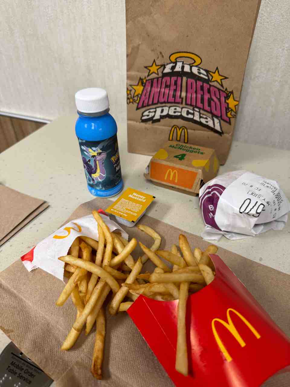 マック海外限定6つセット ハワイのマクドナルド】6ドルのマックバリューセット＆金曜日ポテト