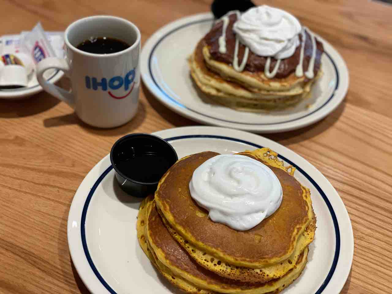ハワイのihop Theアメリカンなファミレスでパンケーキ ハワイグルメ ハワイネコ ブログ ハワイのihop Theアメリカンなファミレスでパンケーキ ハワイグルメ ハワイネコ ブログ