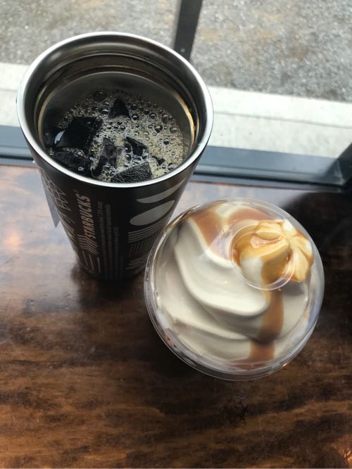 スタバの新商品 ウルトラキャラメルフラペチーノ ハワイ ハワイネコ ブログ スタバの新商品 ウルトラキャラメルフラペチーノ ハワイ ハワイネコ ブログ
