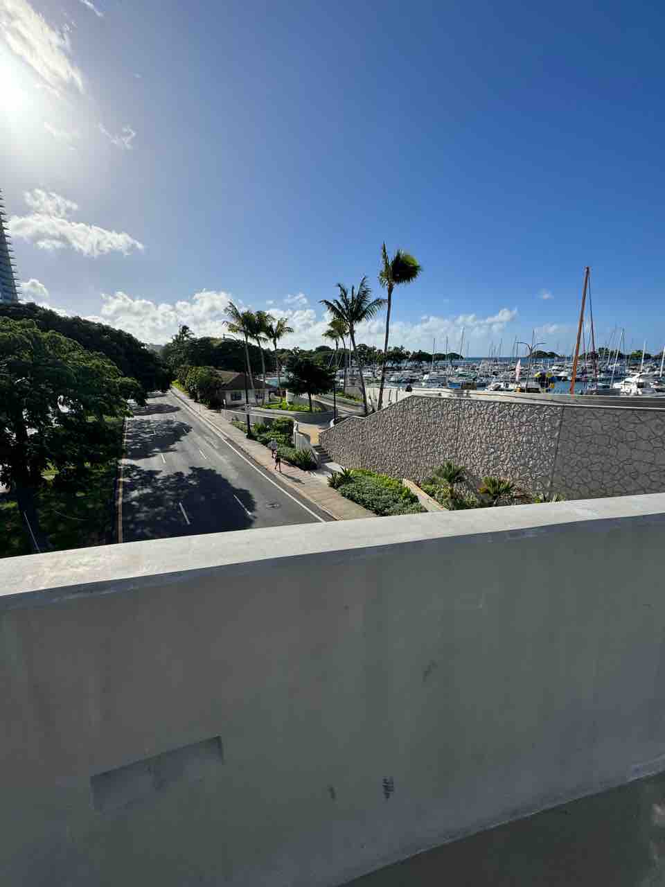 ハワイのバス】空港→ワイキキ新ルートW！スーツケース持ち込みOK！ : ハワイネコ ブログ