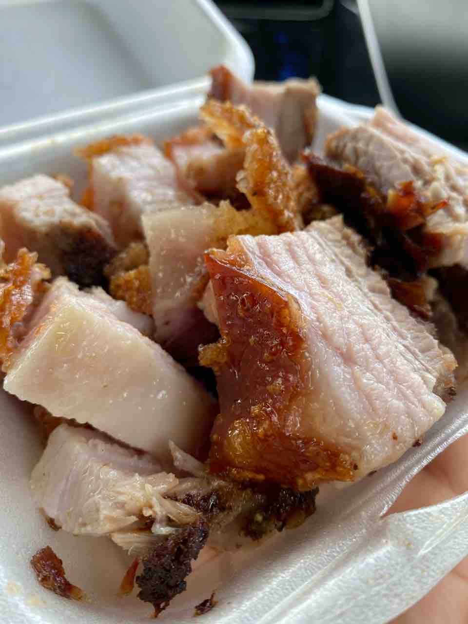 ディックスレチョン ワイケレの皮パリパリ ポークレチョン ハワイグルメ ハワイネコ ブログ ディックスレチョン ワイケレの皮パリパリ ポークレチョン ハワイグルメ ハワイネコ ブログ